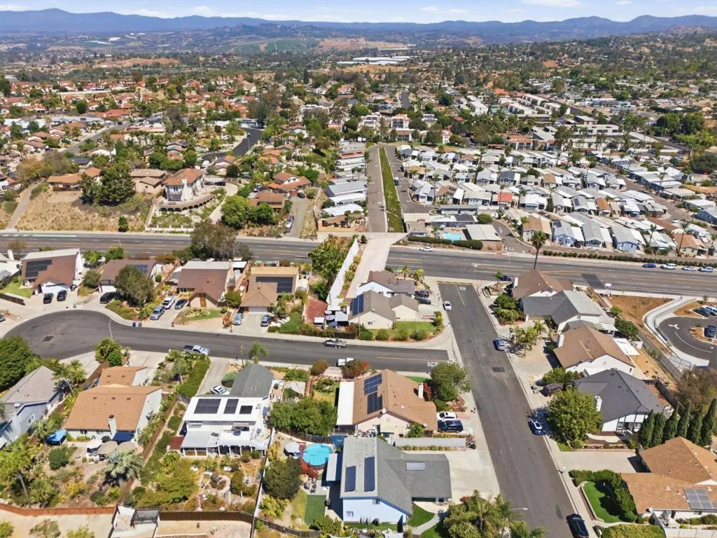 https://cdn.realtyfeed.com/cdn/127/307068914/5f6dd8638f8bf20b970c1f682712169a.webp