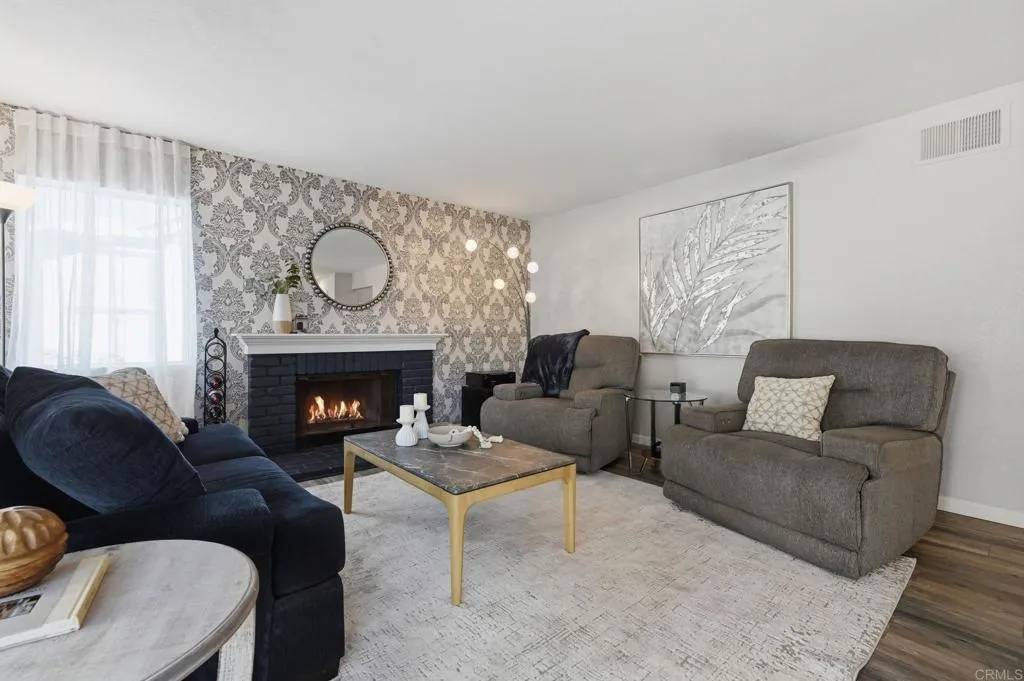 https://cdn.realtyfeed.com/cdn/127/307068914/6c7a385d37bf27f25944887626a0d157.webp