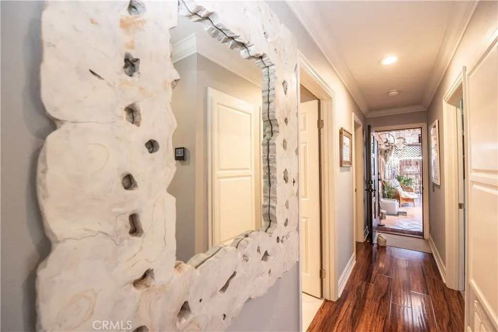 https://cdn.realtyfeed.com/cdn/127/307069031/195dd6b8df79c2faef31a70a8a9b6228.webp