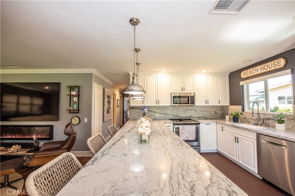 https://cdn.realtyfeed.com/cdn/127/307069031/58d2f7dd60bd714398fae726b3466699.webp