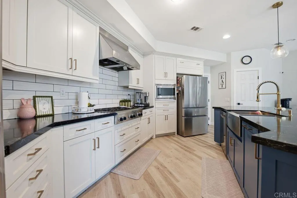 https://cdn.realtyfeed.com/cdn/127/307069037/2b6178e5c0ae8a7970bbe48e1fdee485.webp
