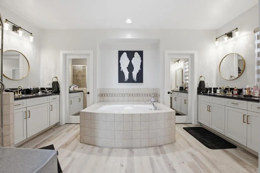 https://cdn.realtyfeed.com/cdn/127/307069037/836637cd51042b4ad50a5b69b3bd3de8.webp