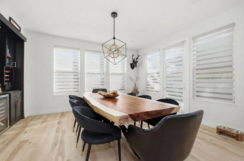 https://cdn.realtyfeed.com/cdn/127/307069037/a9a6e7aaa1b7201c6492f588291177b7.webp
