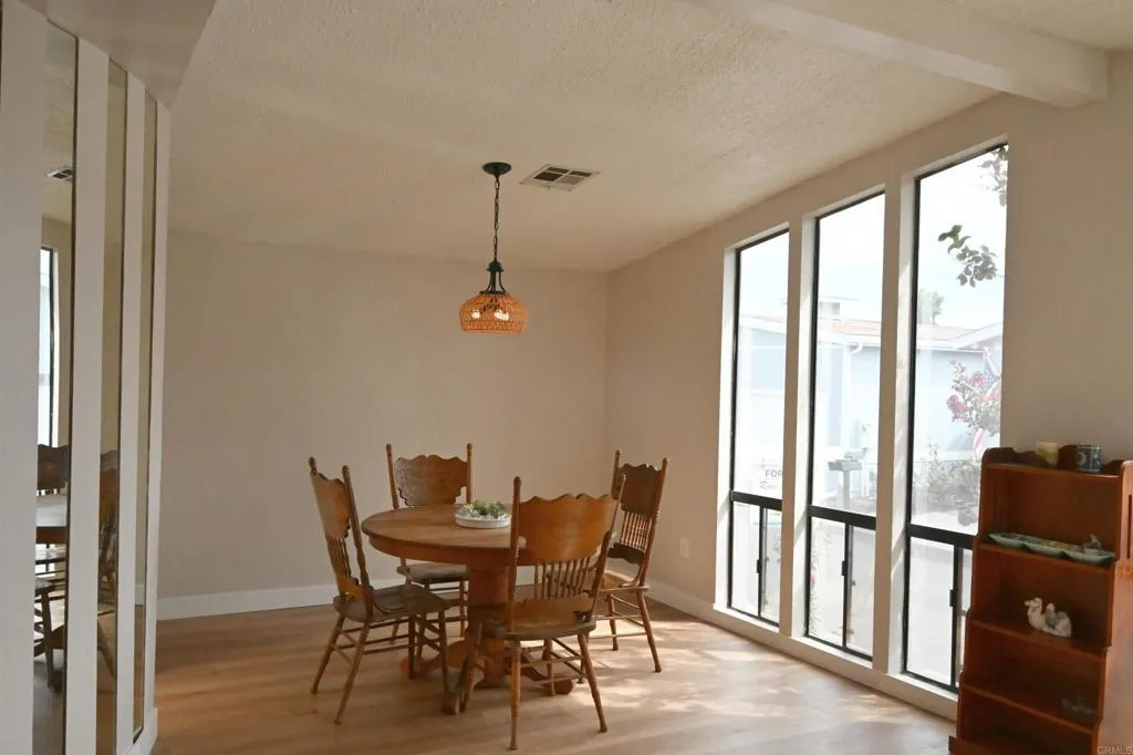 https://cdn.realtyfeed.com/cdn/127/307069092/f8ed01a82ec98155326ec1d2742ac2cc.webp