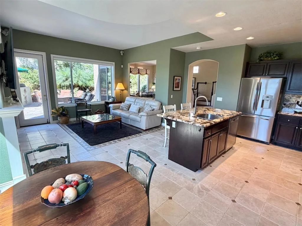 1689 Robin Place, Carlsbad, CA 92011 - Photo 4 of 6, Carlsbad, CA