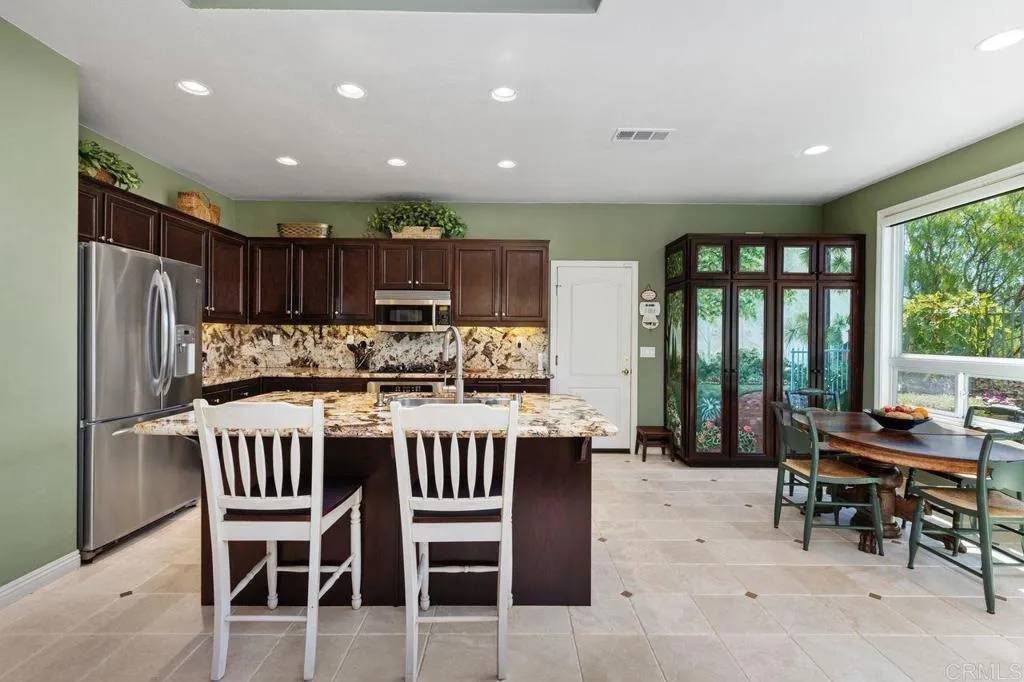 https://cdn.realtyfeed.com/cdn/127/307069116/b0d9fe95f9532b02779dc7a26d734bf0.webp