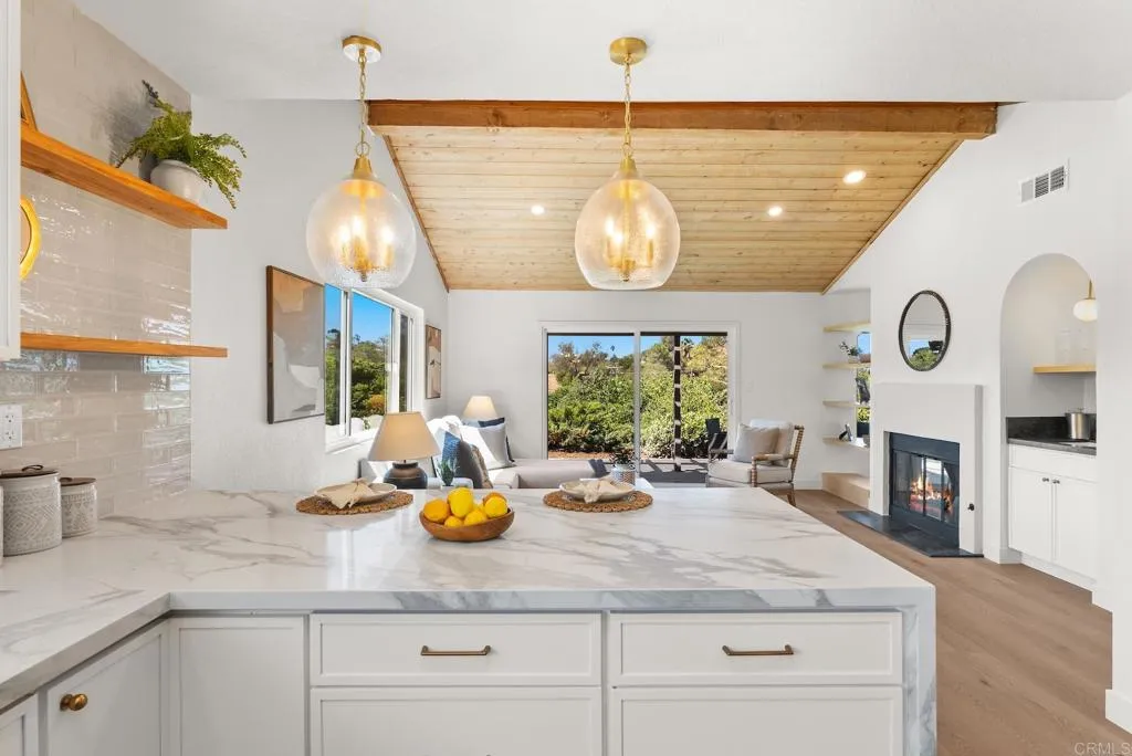 https://cdn.realtyfeed.com/cdn/127/307069122/0733baf55759a9897c55e46273bf769a.webp