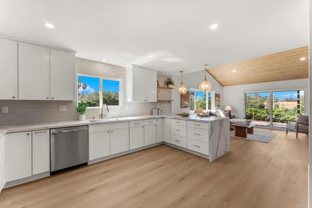 https://cdn.realtyfeed.com/cdn/127/307069122/3025fa969c9b46ae690eb61f3bfe6d24.webp
