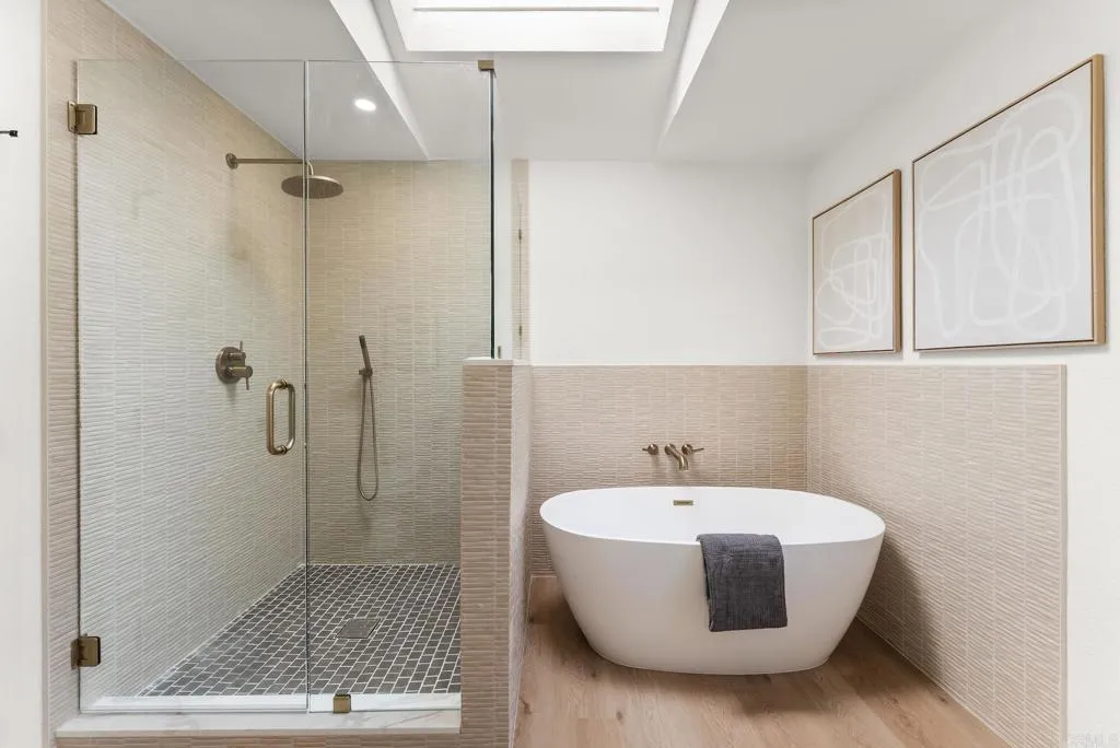 https://cdn.realtyfeed.com/cdn/127/307069122/820c67005b639032bbab935d1c9cfdd0.webp