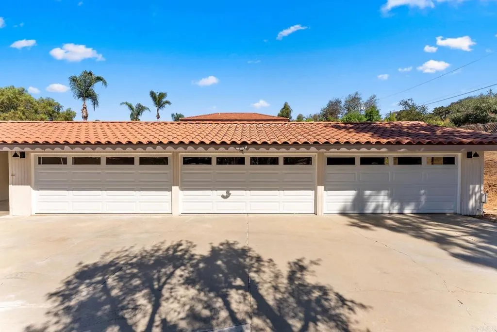 https://cdn.realtyfeed.com/cdn/127/307069122/f1081fbd2c5847dd087c9091e359be14.webp
