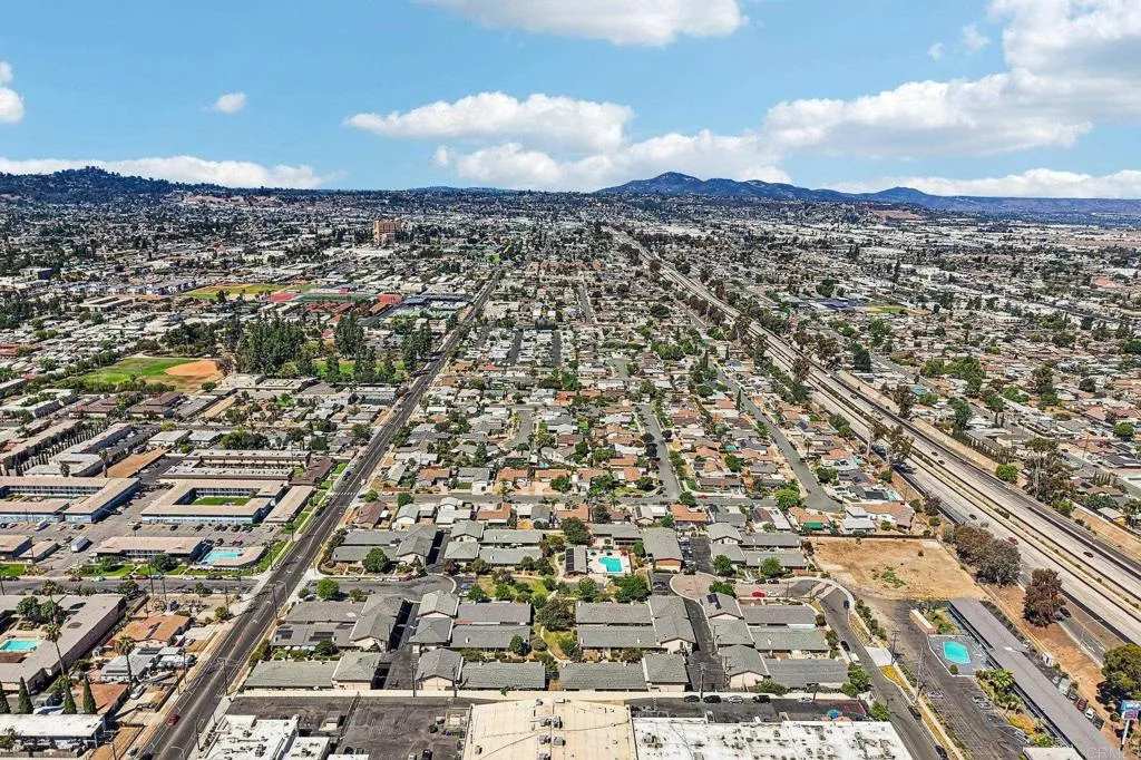 https://cdn.realtyfeed.com/cdn/127/307069179/ec98188ec5f7783bce729b8d6f818b98.webp