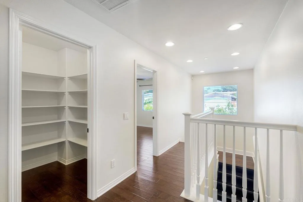 https://cdn.realtyfeed.com/cdn/127/307069270/d82145a761d78651c7229578718894d6.webp