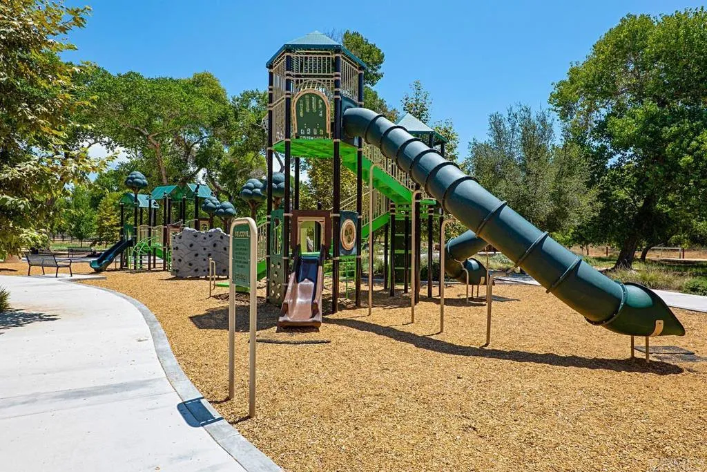https://cdn.realtyfeed.com/cdn/127/307069335/034d7d6d69de1a4c63cc750cda4a2709.webp