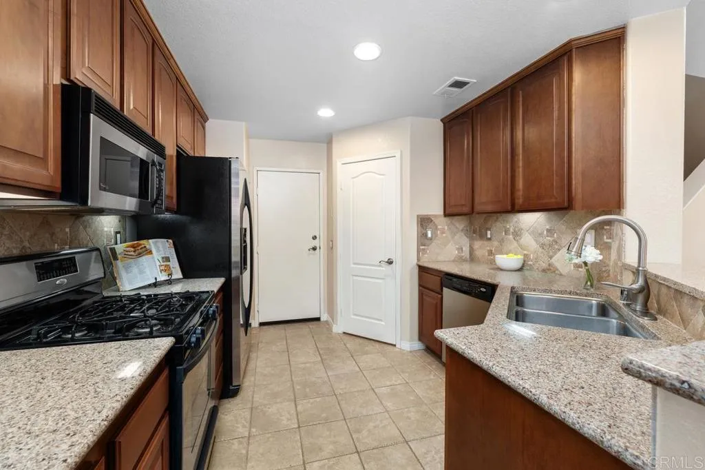 https://cdn.realtyfeed.com/cdn/127/307069335/4999676fa1aafc69a0a9aae8acba6216.webp