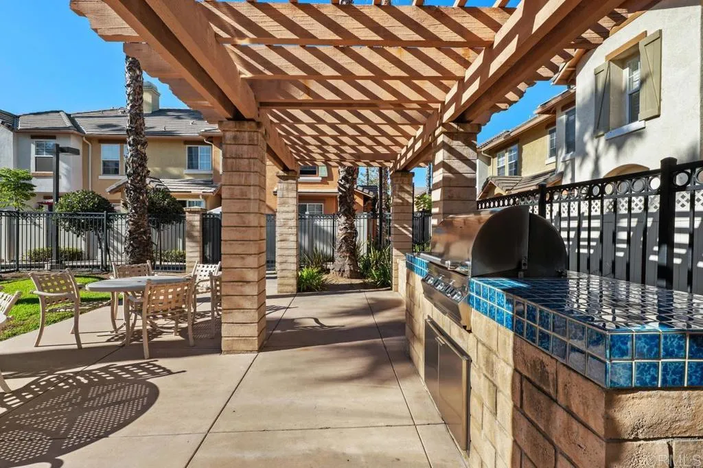 https://cdn.realtyfeed.com/cdn/127/307069335/a33a1fc1508c88ffdd05696433ba4657.webp