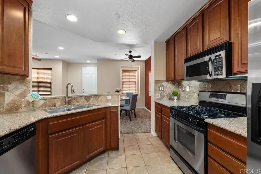 https://cdn.realtyfeed.com/cdn/127/307069335/f0bb079d55a1b79d31a3f817d2d02922.webp