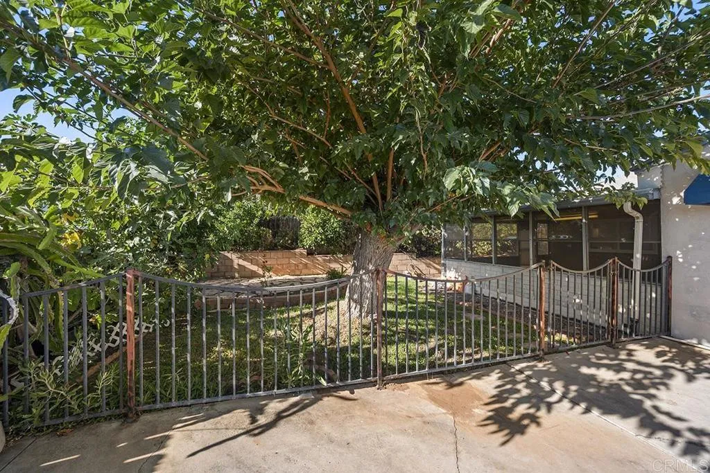 https://cdn.realtyfeed.com/cdn/127/307069339/12b1e085bf00c7ef22f243fd7ae80ed6.webp