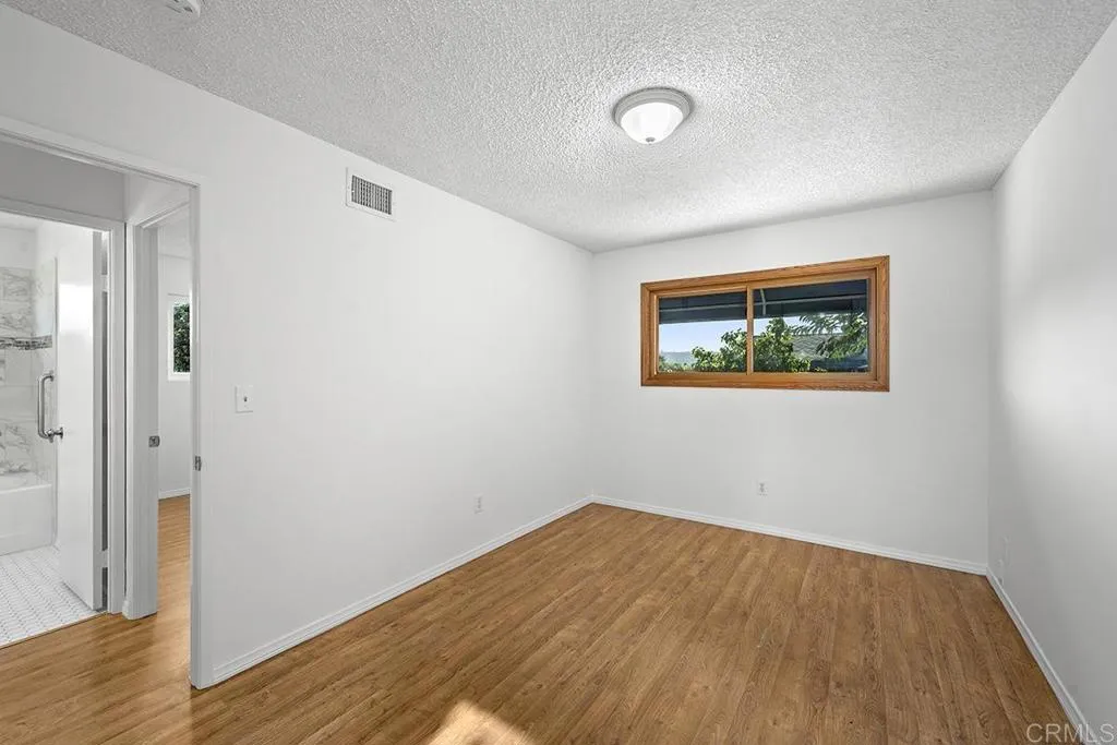 https://cdn.realtyfeed.com/cdn/127/307069339/28c5f2ee412775ee11bfa4bacd723bbb.webp