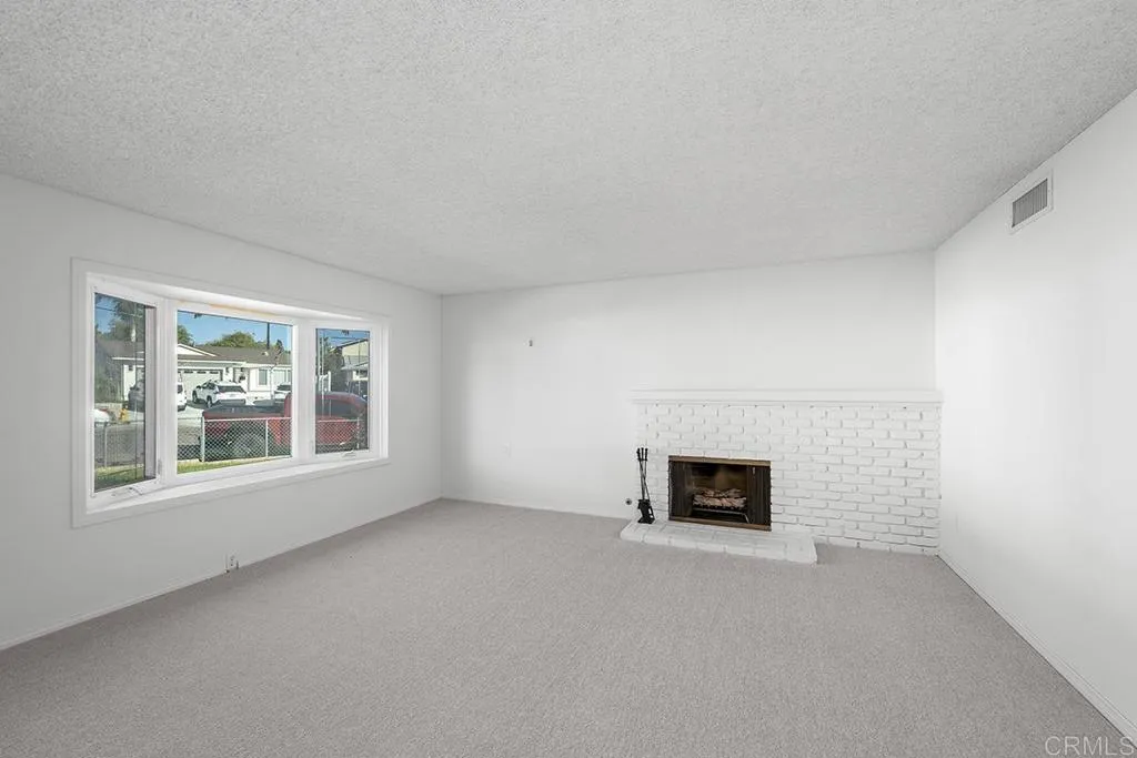 https://cdn.realtyfeed.com/cdn/127/307069339/ed8eb11926c85bc419cf2e427295d6ea.webp