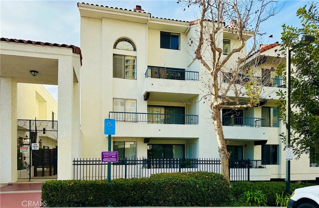 3525 Lebon Drive Unit 204, San Diego, CA 92122 - Main photo, San Diego, CA