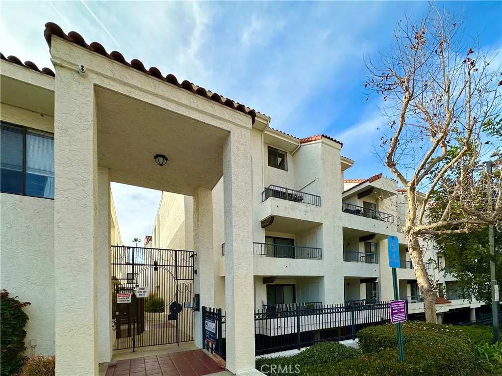 3525 Lebon Drive Unit 204, San Diego, CA 92122 - Photo 2 of 23, San Diego, CA