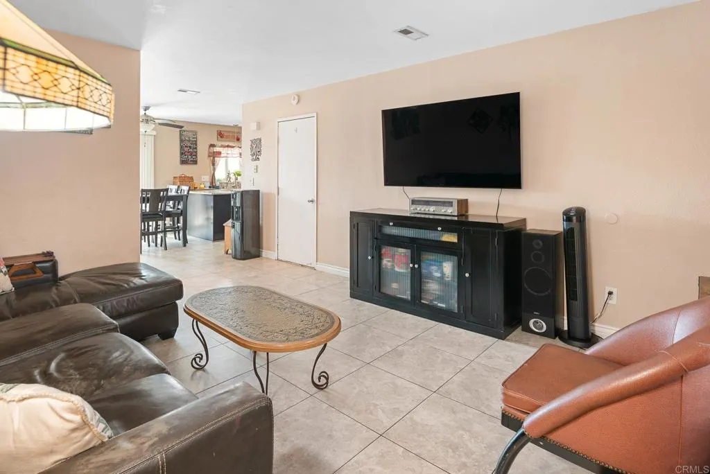 https://cdn.realtyfeed.com/cdn/127/307069394/7916764f62af1f114e70007aa269d6d2.webp