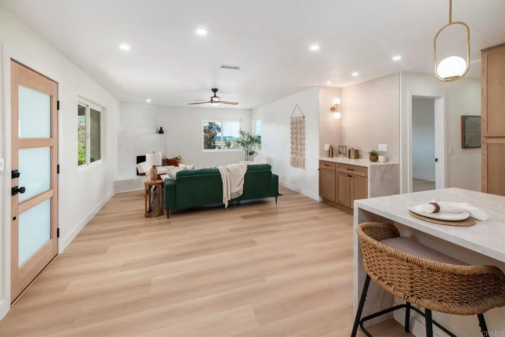 https://cdn.realtyfeed.com/cdn/127/307069425/a8644c990587d3c7a68aa2db1a89c14c.webp