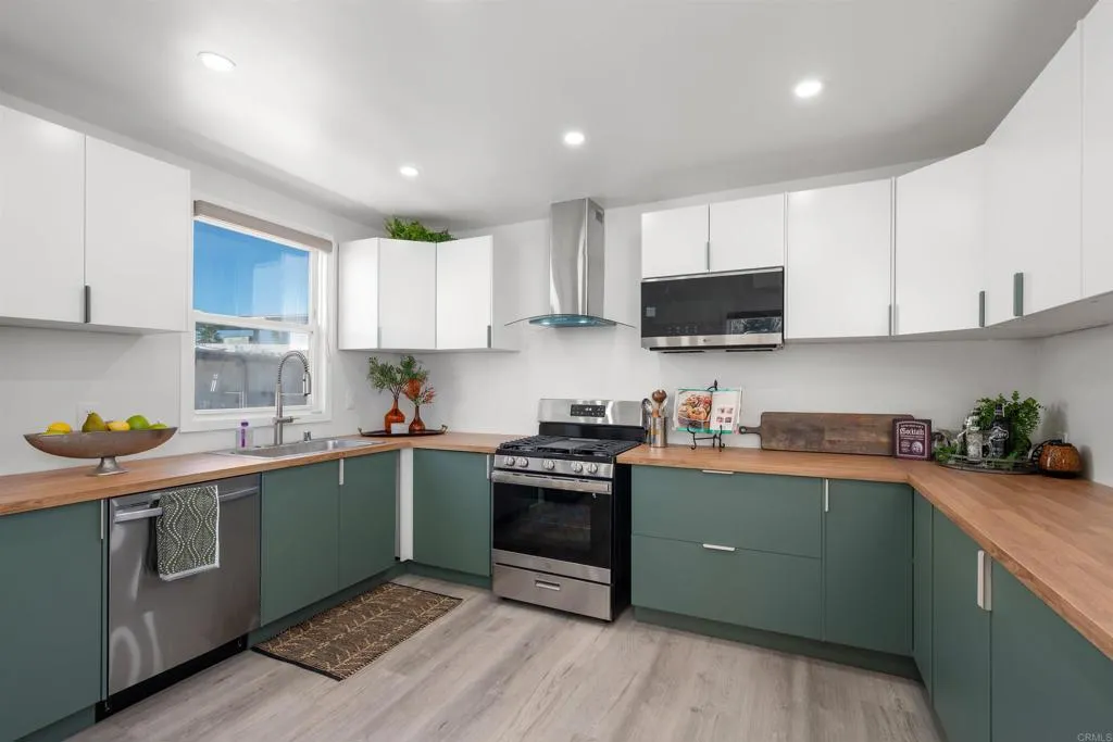 https://cdn.realtyfeed.com/cdn/127/307069462/671906e8ca615f58fc995a054e3a47c4.webp