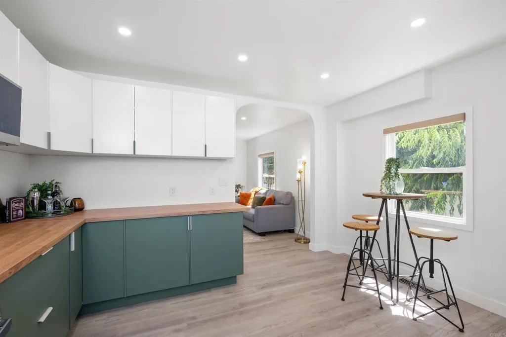 https://cdn.realtyfeed.com/cdn/127/307069462/cf8f263d90ebda927c8747071b3948b2.webp