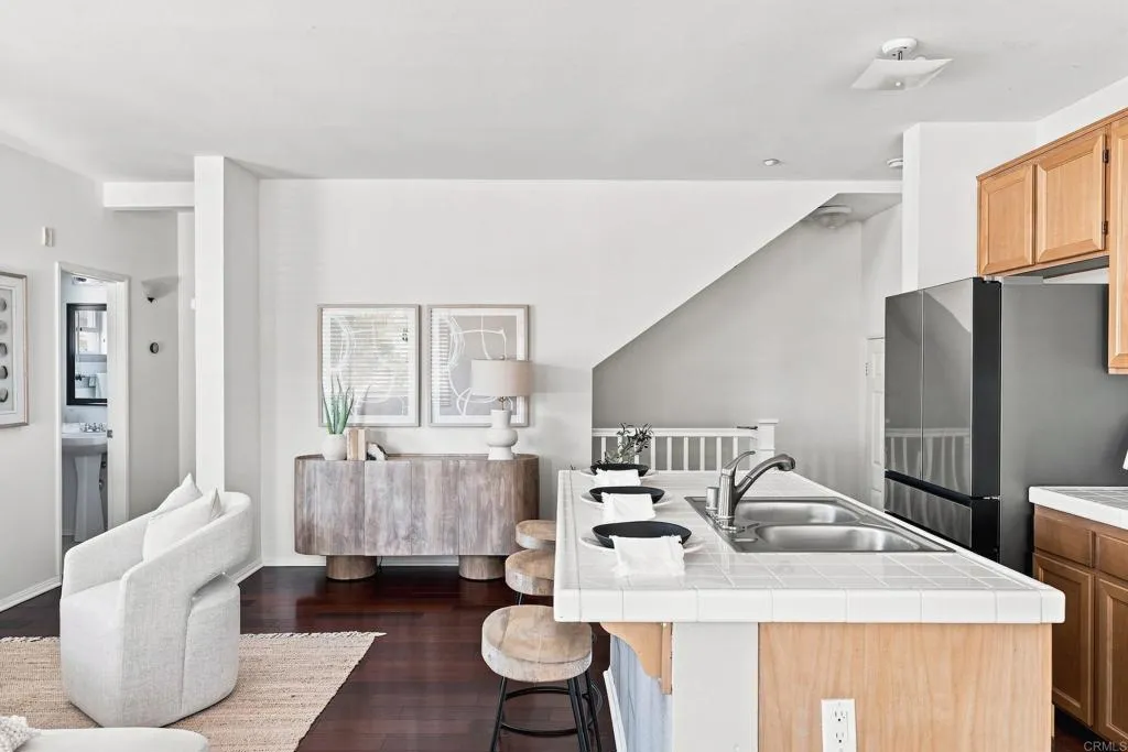 https://cdn.realtyfeed.com/cdn/127/307069499/43acdb11b1f1438970b73bdaa958a9a9.webp