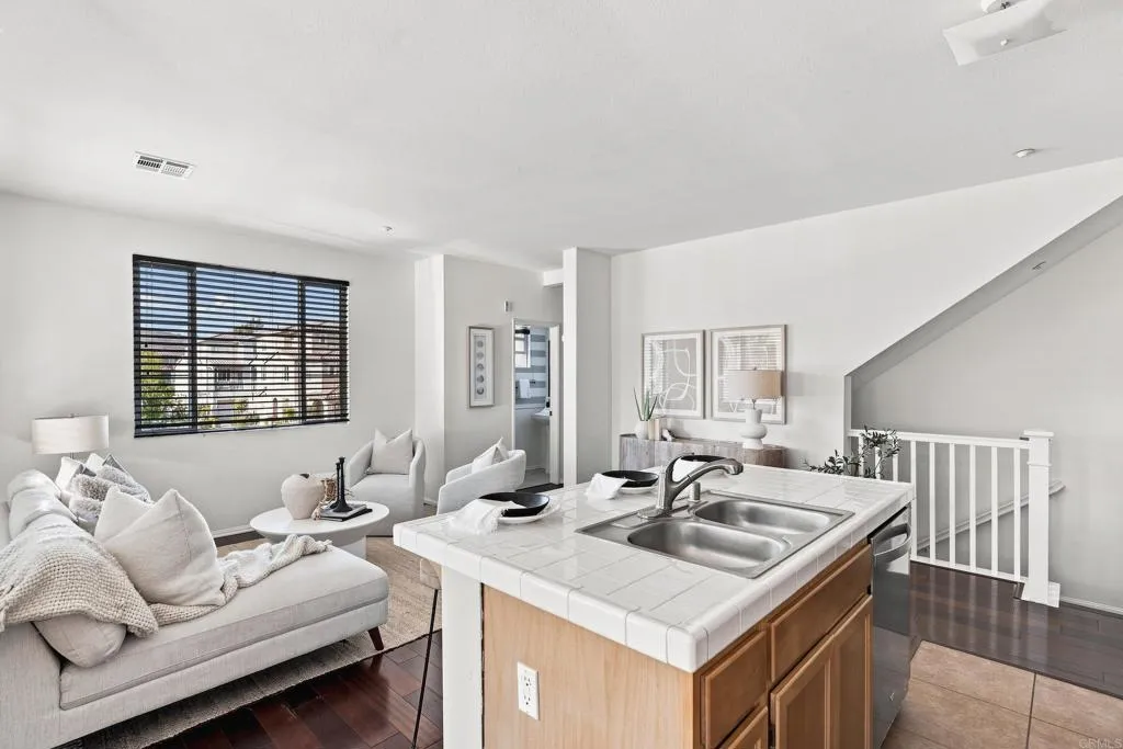 https://cdn.realtyfeed.com/cdn/127/307069499/67c334d40168cbb21d37637abe87b2ee.webp