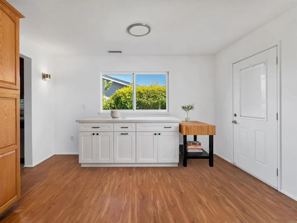 https://cdn.realtyfeed.com/cdn/127/307069523/03aeb5f17bde494dce1f9f0e8cf213e6.webp
