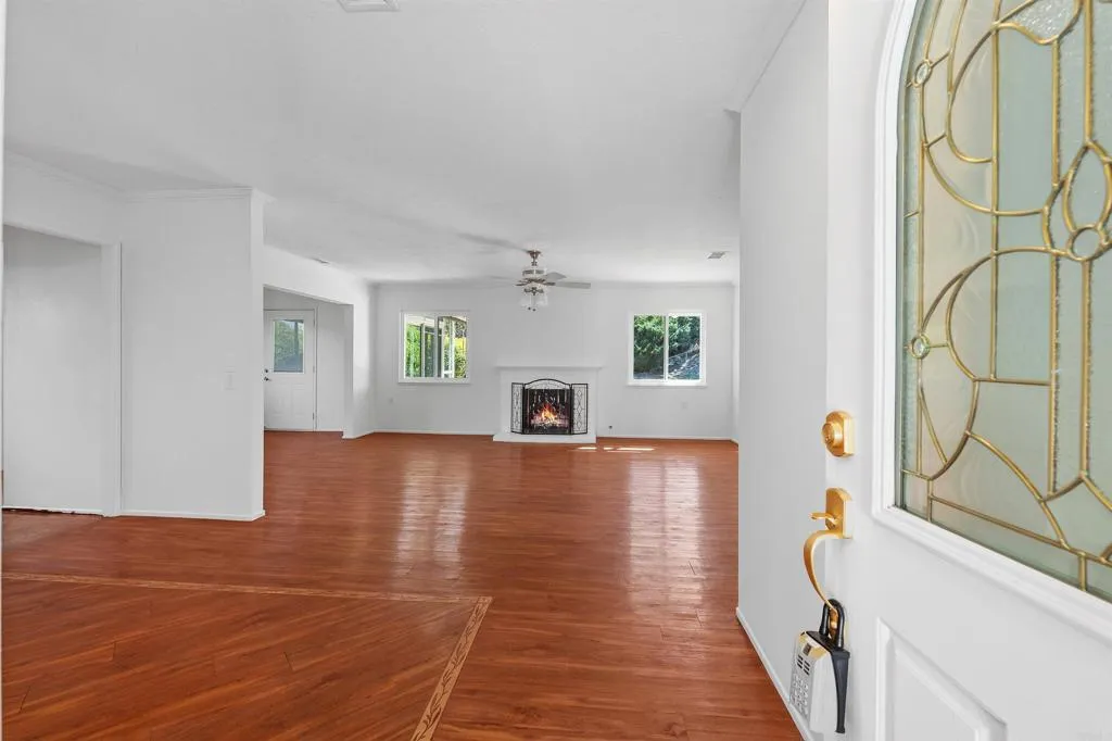 https://cdn.realtyfeed.com/cdn/127/307069523/0ee5724740594ef3016618f436a18752.webp