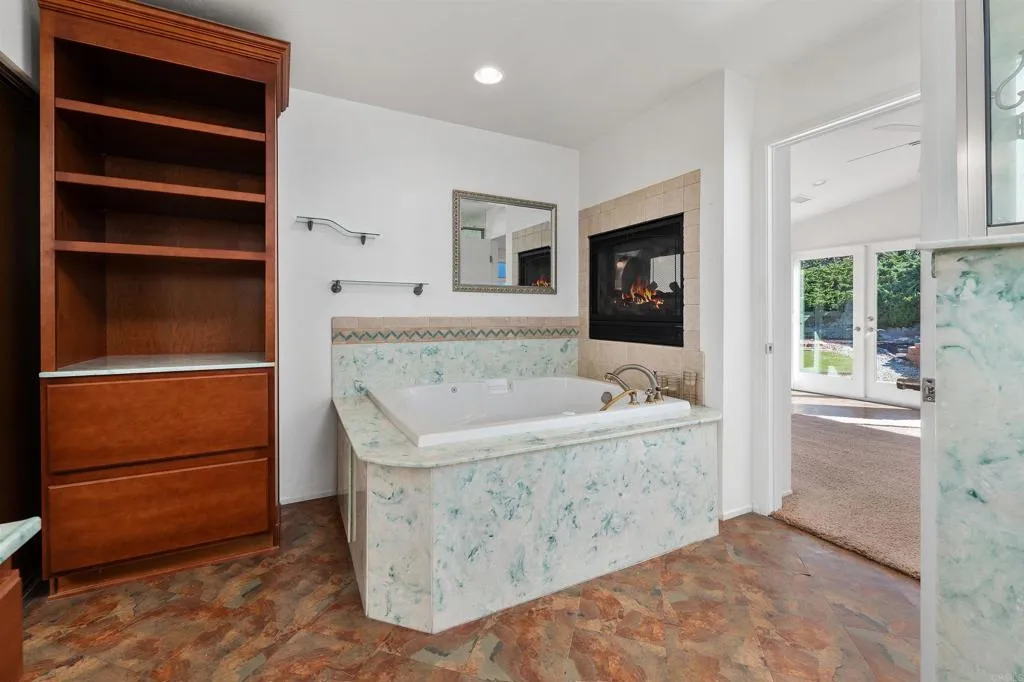 https://cdn.realtyfeed.com/cdn/127/307069523/40dab6c75b4fd88d22d3aa7f7c228dcc.webp