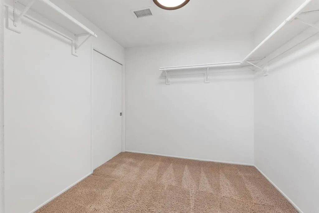 https://cdn.realtyfeed.com/cdn/127/307069523/a7d965238e2ba7bb502fa204b7c889c2.webp