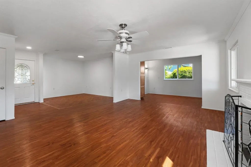 https://cdn.realtyfeed.com/cdn/127/307069523/d4e5ff7a0e00a64c169150c28eb490ec.webp