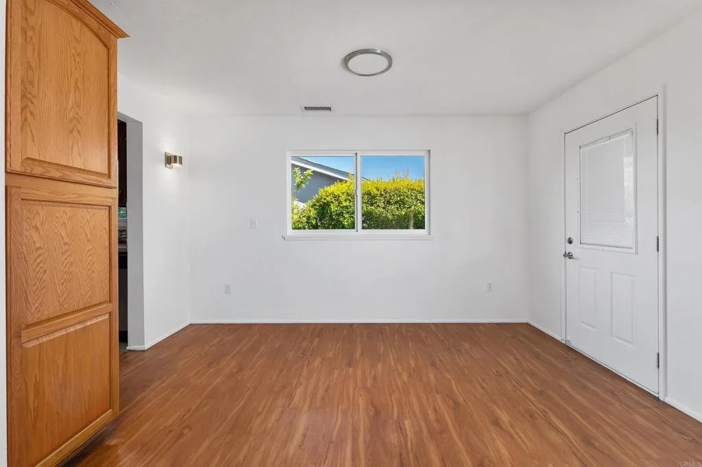 https://cdn.realtyfeed.com/cdn/127/307069523/f586ba8a5907aae803e4b32055f49b15.webp