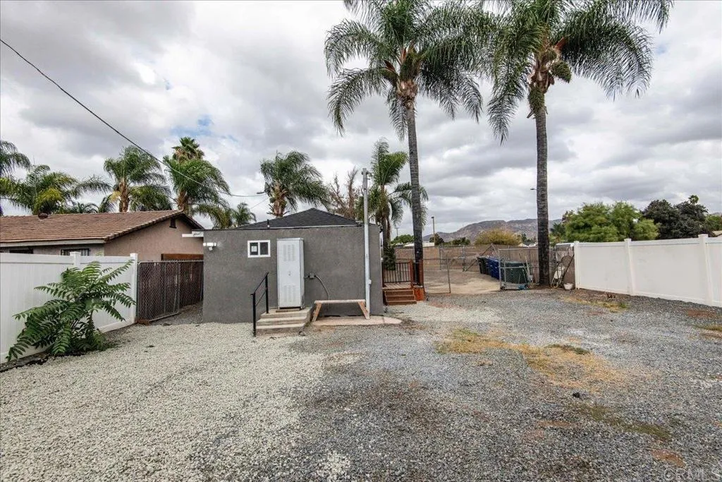 https://cdn.realtyfeed.com/cdn/127/307069667/7940aa74c518b6ed1911a409f75af129.webp