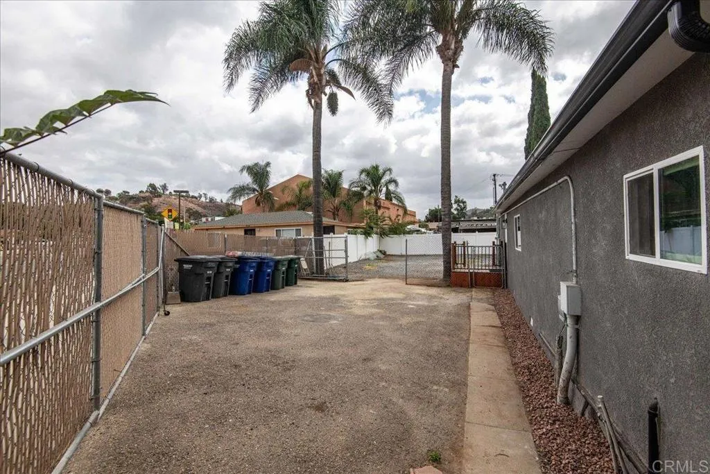 https://cdn.realtyfeed.com/cdn/127/307069667/e38664151b05605578254a9a449e0bf8.webp