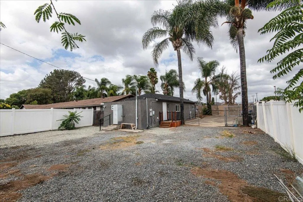 https://cdn.realtyfeed.com/cdn/127/307069667/fbcf00ad3f6d9ace6237638ae6b5eefc.webp