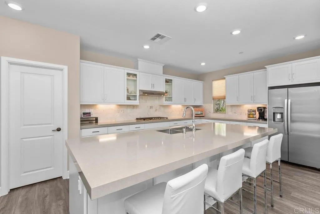 https://cdn.realtyfeed.com/cdn/127/307069668/0ad39f49c81b77916f2996fddfa81cef.webp