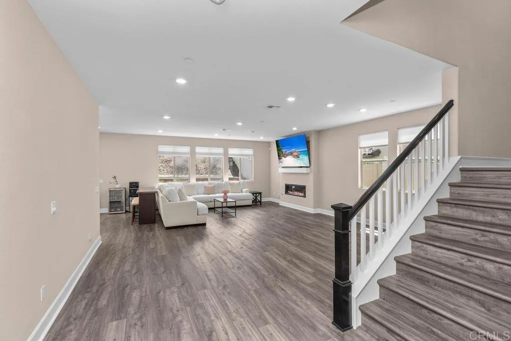 https://cdn.realtyfeed.com/cdn/127/307069668/43e4544771de481911688051f2ba676e.webp
