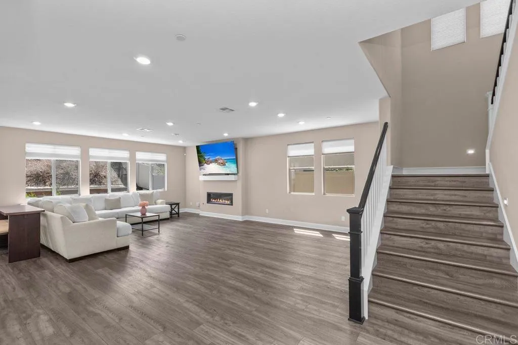 https://cdn.realtyfeed.com/cdn/127/307069668/e2d45db888137af8793433d35d9851af.webp