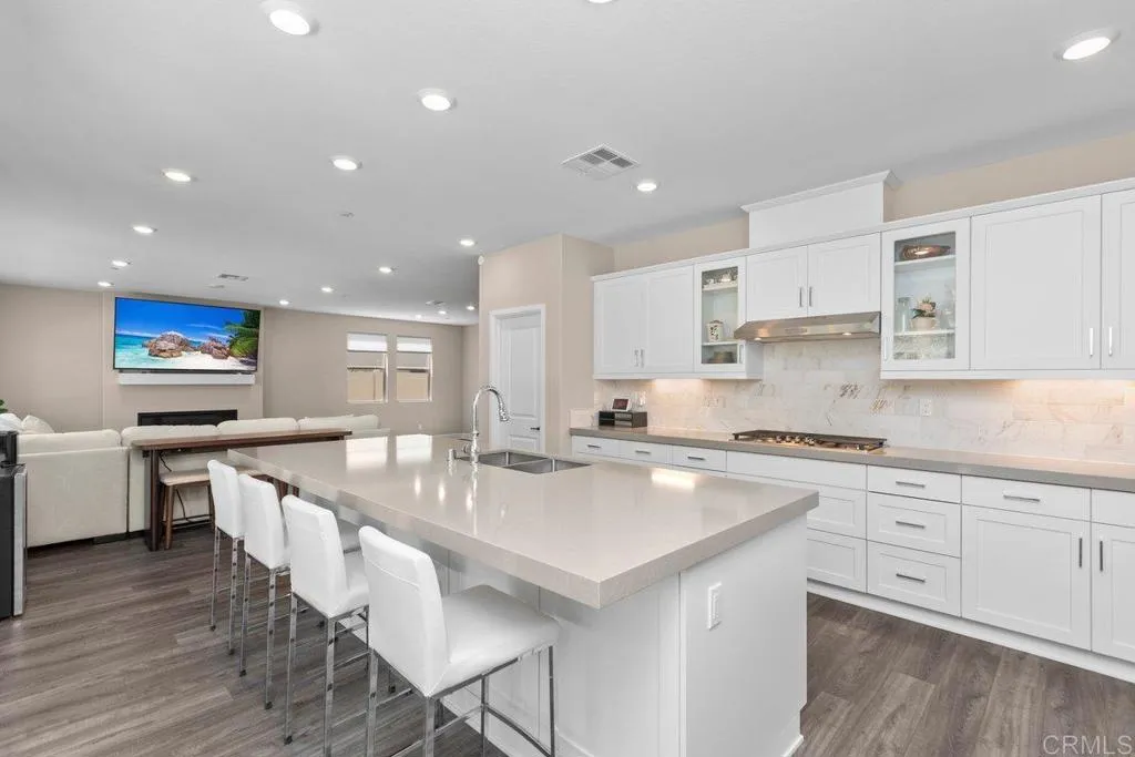 https://cdn.realtyfeed.com/cdn/127/307069668/f59e110a757f1c1271ab41801ba1943c.webp