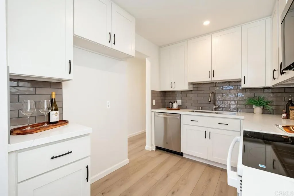 https://cdn.realtyfeed.com/cdn/127/307069683/0b18362b7b535f39eb294facb17f8349.webp