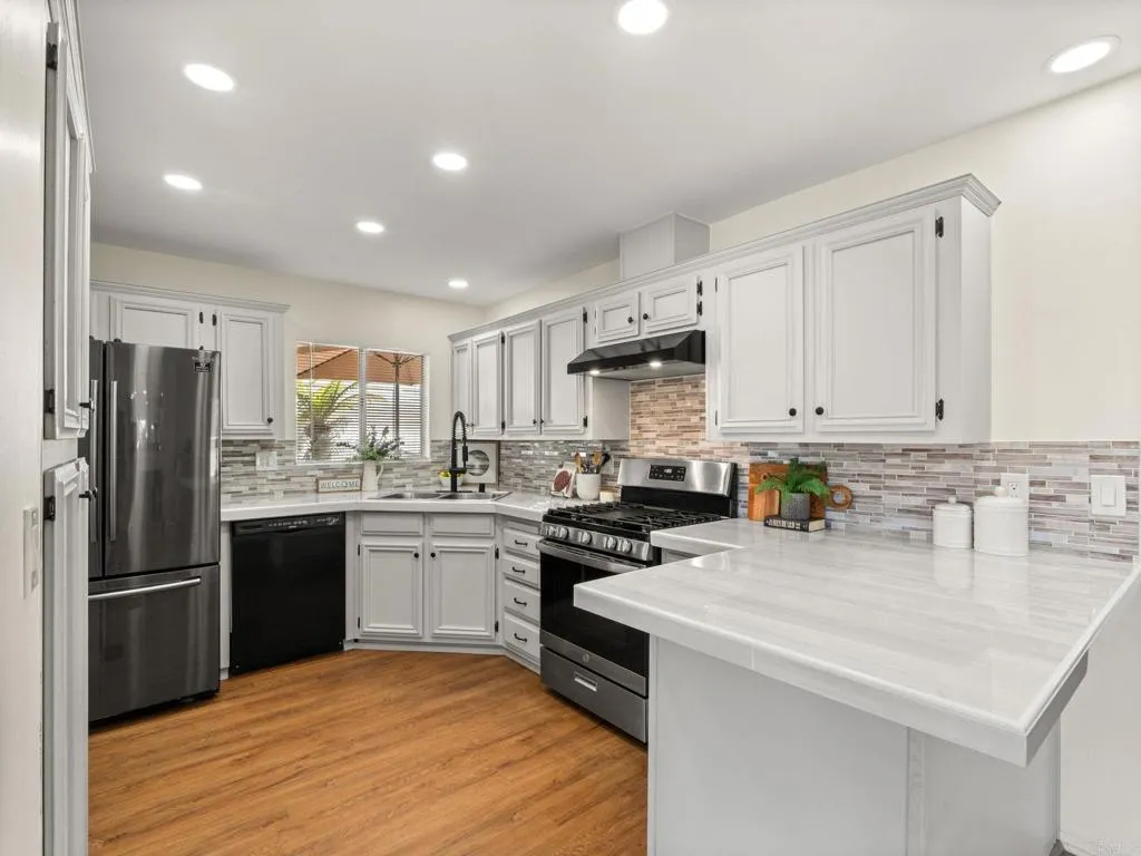 https://cdn.realtyfeed.com/cdn/127/307069708/88835d8ab9c74bc15e781e767a50afc8.webp