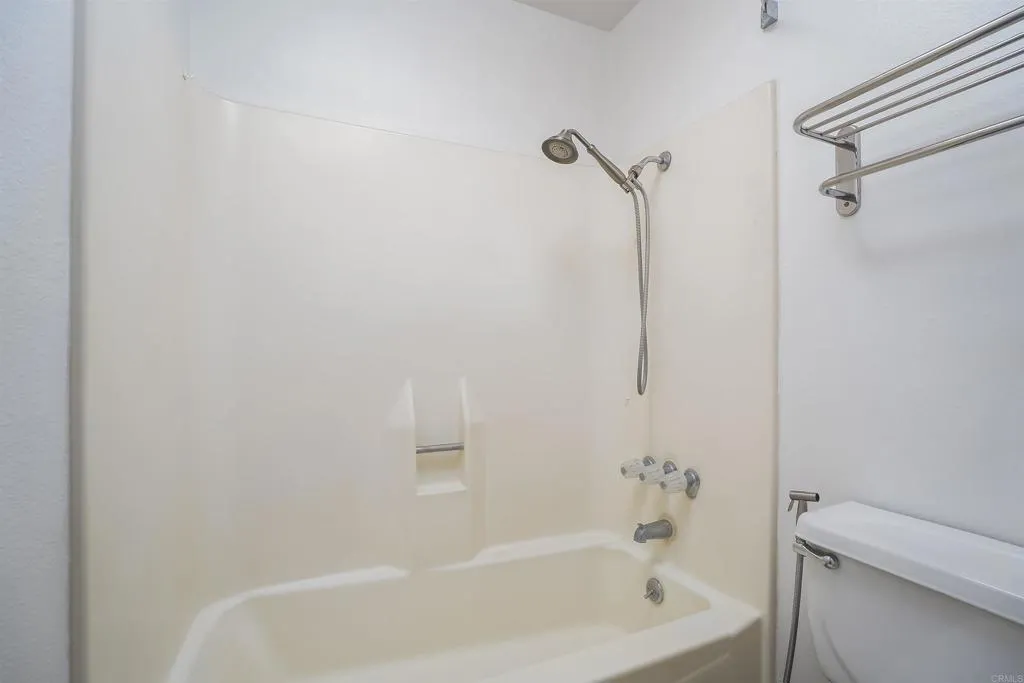 https://cdn.realtyfeed.com/cdn/127/307069803/bb8a88894e41c6df6632a4ec285140e8.webp