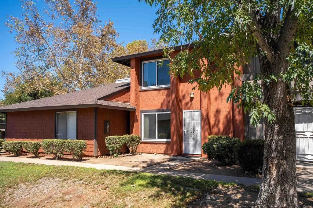 https://cdn.realtyfeed.com/cdn/127/307069803/cf8537bcd1f0af7e4b8671de7c81c7b5.webp