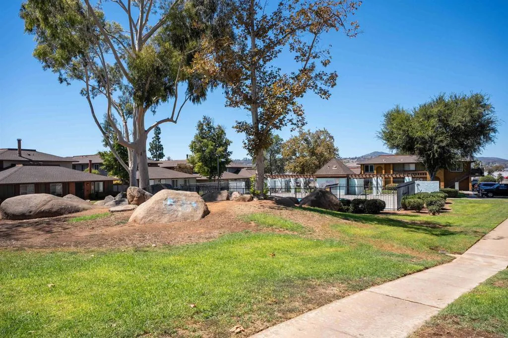 https://cdn.realtyfeed.com/cdn/127/307069803/f6bcd9416ebed903c4b9621fd33781ee.webp