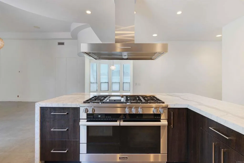 https://cdn.realtyfeed.com/cdn/127/307069809/19a0d39e457d5727a7b400ca452f9eff.webp